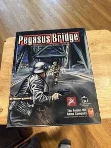 Avalon Hill Pegasus Bridge ASL modulo 4 non perforato completo - Foto 1 di 3