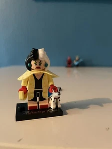 Disney 100 Lego Mini figures Cruella de Vil - Picture 1 of 5