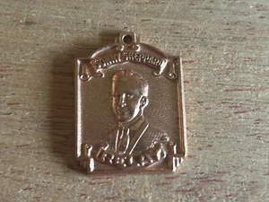 1975 Sonny Sheppard Premio Relevo Medalla FOB Pista + Campo 3er Lugar Medley De Colección - Imagen 1 de 24