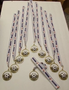 Youth Soccer Award Druckguss Metallband Lot von 10 GRATIS Versand! - Bild 1 von 2