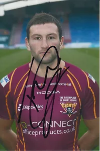 HUDDERSFIELD GIANTS HAND SIGNED TOMMY LEE 6X4 PHOTO. - Picture 1 of 1