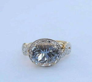 Genuine Oval Blue Topaz Dinner Gemstone Ring w / 6 Gen. Dia. - Oro amarillo de 10 quilates - Imagen 1 de 4