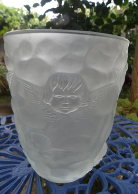 Baccarat ?Vase style Lalique Cristal moulé pressé ANGELOTS Chérubins Putti 23cm - Photo 1/4