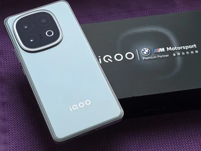 Vivo iQOO 13 5G - Top Perfomance Android Smartphone - ohne Simlock - mit Google - Bild 1 von 4