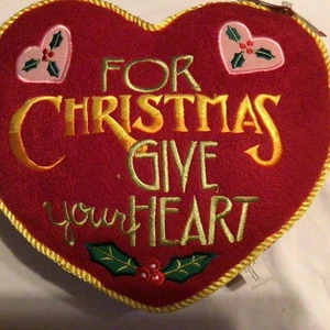 Maria Engelbreit Herzform rotes Kissen "Zu Weihnachten schenke dein Herz" Kissen NEU - Bild 1 von 9