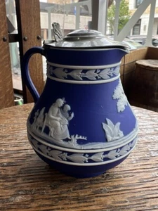 Antigua jarra etrusca de porcelana de peltre de madera de cuña azul jaspe crema Inglaterra - Imagen 1 de 11