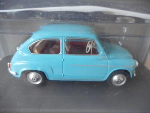 FIAT 600D (1961) Scala 1/24 Diecast Nuovo - Foto 1 di 3