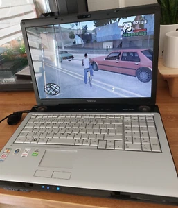TOSHIBA Satellite P200-11L RETRO VISTA LAPTOP - Imagen 1 de 12