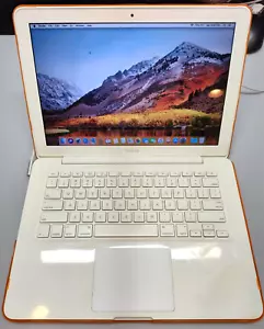 Apple MacBook A1342 13.3" Mid-2010 MC516LL/A 2.4GHZ 4GB 500GB GF320M High Sierra - Picture 1 of 23