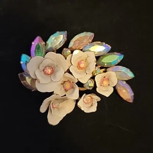 Vintage 1950s Brooch Aurora Borealis Rhinestones with Enamel Flowers MCM Pin - Picture 1 of 9