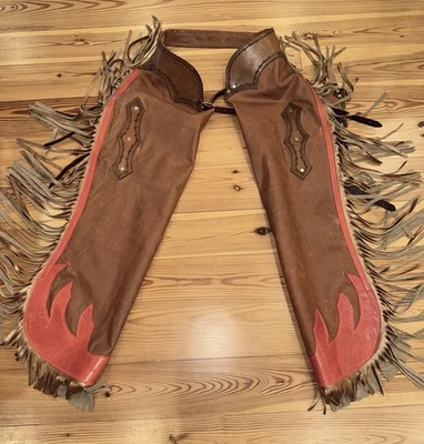 ESCOPETA VAQUERA DE CUERO GENUINO MARRÓN ROJO BORLA FLECOS 27312 WESTERN Foto 1 de 4