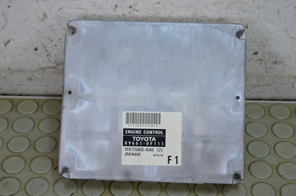 26617 Centralina motore Toyota Corolla Verso 2.2 D-4D dal 2004 al 2009 cod 89661 - Immagine 1 di 4