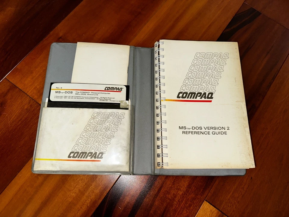 Guía de referencia COMPAQ MS-DOS versión 2 vintage + disquete de 5,25" - completo Foto 1 de 4