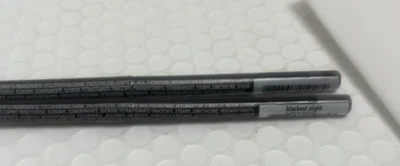 DELINEADOR DE OJOS AVON COLOR VERDADERO IMPERMEABLE BRILLO CRAYÓN MÁS NEGRO Y PASAS. Foto 1 de 2