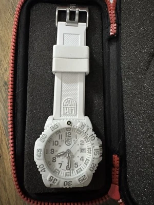 Reloj Luminox Navy Seal Series 3050/3950 - Blanco con Batería Nueva y Sello y Estuche Foto 1 de 4
