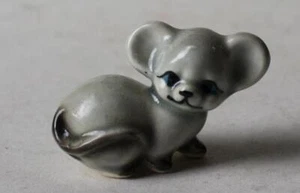 Estatuilla de ratón miniatura pequeña estatuilla de cerámica hecha en Japón LINDA --- - Imagen 1 de 1