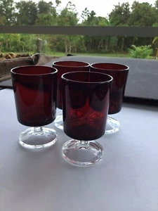 Vintage 4 Pc Arcoroc France Luminarc Cavalier Ruby Red Wine Cocktail Glasses 6oz - Picture 1 of 3