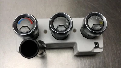 Interruptor de control de clima de calefacción de aire acondicionado OEM 2003-2006 Chevrolet SSR usado con anillos Foto 1 de 4