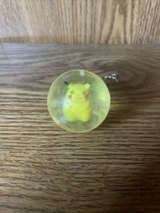 POKEMON Pikachu PALLA GONFIABILE vintage - Foto 1 di 4