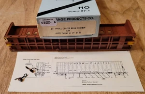 KIT AUTO IN LEGNO CON TRAVI 63' UNION PACIFIC SCALA HO - Foto 1 di 3