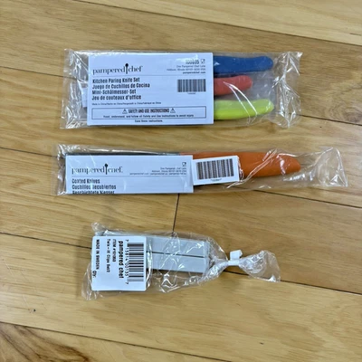 Pampered Chef Kitchen Knives Lot of 3 Pieces Pairing Set, Tomato, Twix-it Clips - Image 1 of 4