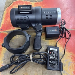 Geekoto GT400 Monolight #420 2 Batteries & Charger - Picture 1 of 7