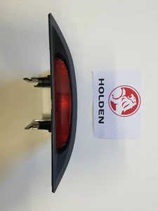 GENUINE VS VR COMMODORE SEDAN REAR PARCEL SHELF HIGH STOP LIGHT MAY FIT SS - Picture 1 of 3