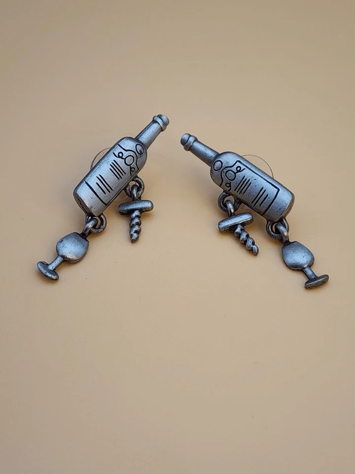 Pendientes de colección JJ JONETTE firmados botella de vino de peltre copa de vino y sacacorchos dijes Foto 1 de 4