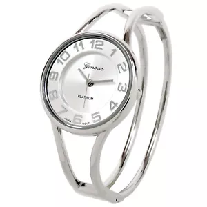 Reloj brazalete plateado cara redonda metal doble banda moda para mujer - Imagen 1 de 5