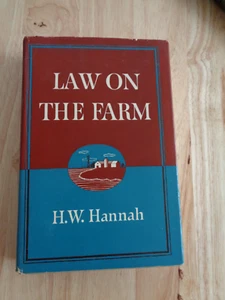 Law On Farm by H W Hannah 1950 (HC/DJ) - Imagen 1 de 1