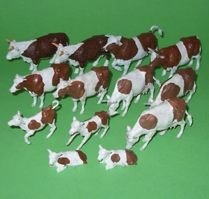 Britains Farm / 13x Hereford Bulls, Cows & Calves - Bild 1 von 5