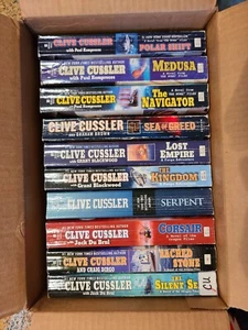 Clive Cussler, Lot of 10 Paperback BOOKS - Imagen 1 de 1