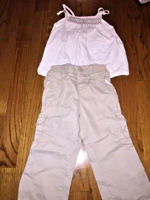 LOTE CONJUNTO de calças cáqui OLD NAVY + LUGAR INFANTIL meninas tamanho 4T - Imagem 1 de 4