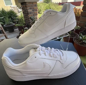 Nike, bianco triplo, Ebernon taglia bassa 15, nuove con scatola - Foto 1 di 10
