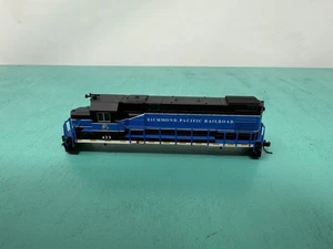 Atlas N Trainman - GP15 - Shell Only - Richmond & Pacific - Picture 1 of 4