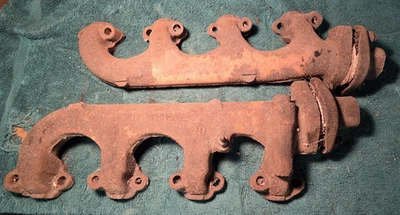 Par de colectores de escape OEM 1965-1968 Ford Mustang 260 289 302 17 de abril 1964 4P17 Foto 1 de 4