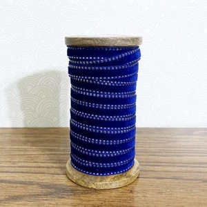 Cinta Anthropologie Terciopelo Azul 1/2" 10 años Borde Artesanal Suave Envoltura de Regalo con Carrete de Madera - Imagen 1 de 8