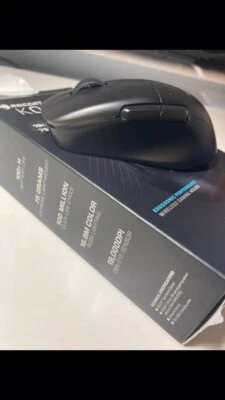 Roccat Kone Pro Air - wireless, lightweight, ergonomic gaming mouse  - Image 1 of 4