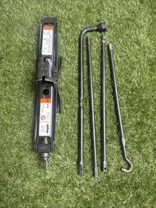 2004-2015 Ford F150 F-150 Spare Tire Jack & Tool Kit Set OEM - Picture 1 of 3