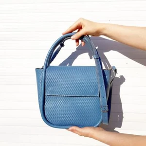 Women's GENUINE Leather Blue Handbag Shoulder Bag Woven Embossed - Afbeelding 1 van 17