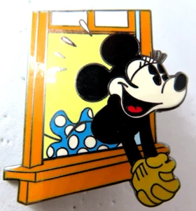 Disney Pin DLR Minnie Mouse Window from Sunday Comics Set LE 1000 HTF #43386 - Picture 1 of 2