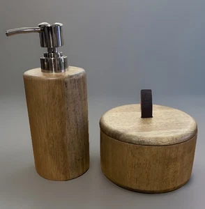 Bote de madera de goma marrón y bomba de jabón - Baño por objetivo - Imagen 1 de 5