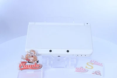New Nintendo 3DS White [Rank :S] W/USB - Image 1 of 4