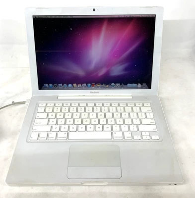MacBook 13" 2008 2,4 GHz Core2Duo 2 GB RAM 160 GB HDD MacOS Snow Leopard Foto 1 de 4