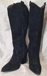JustFab Maybelle Western Cowboy Boot Faux Suede High Block Heel Side Zip Blk Sz9 - Picture 1 of 10