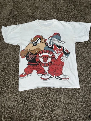 Vintage Looney tunes Chicago Bulls reprint White Color SHirt AN51916 - Image 1 of 3