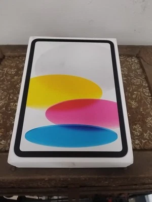 Apple iPad (10th Generation) A2696 64 GB, Wi-Fi, 10.9 in - Silver - Image 1 of 4