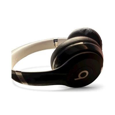 Beats headphones wired. - Image 1 of 3