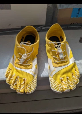vibram Fivefingers Zapatos Hombre Amarillo y Blanco Talla 8.5 Foto 1 de 4