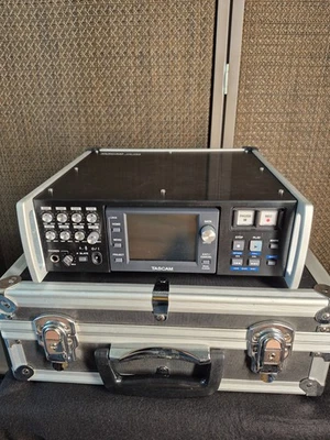 TASCAM HS-P82 - 8 Ch Audio Field Recorder mit Touchscreen & Timecode WIE NEU - Bild 1 von 4